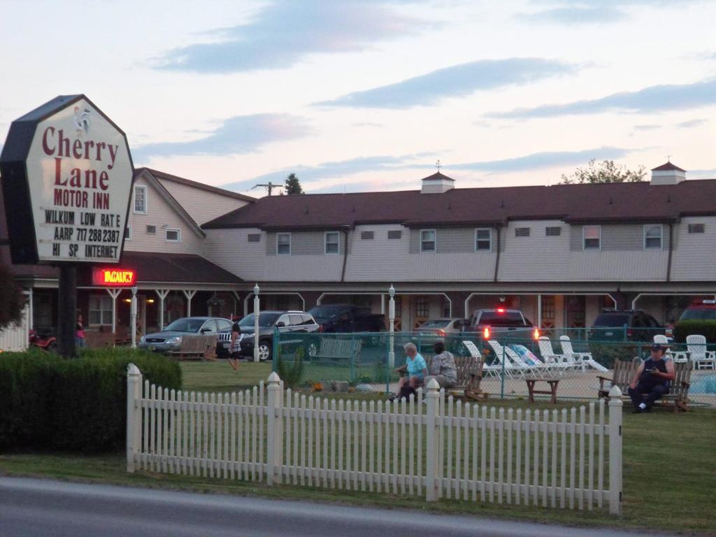 Cherry Lane Motor Inn Amish Country Ronks Exteriör bild