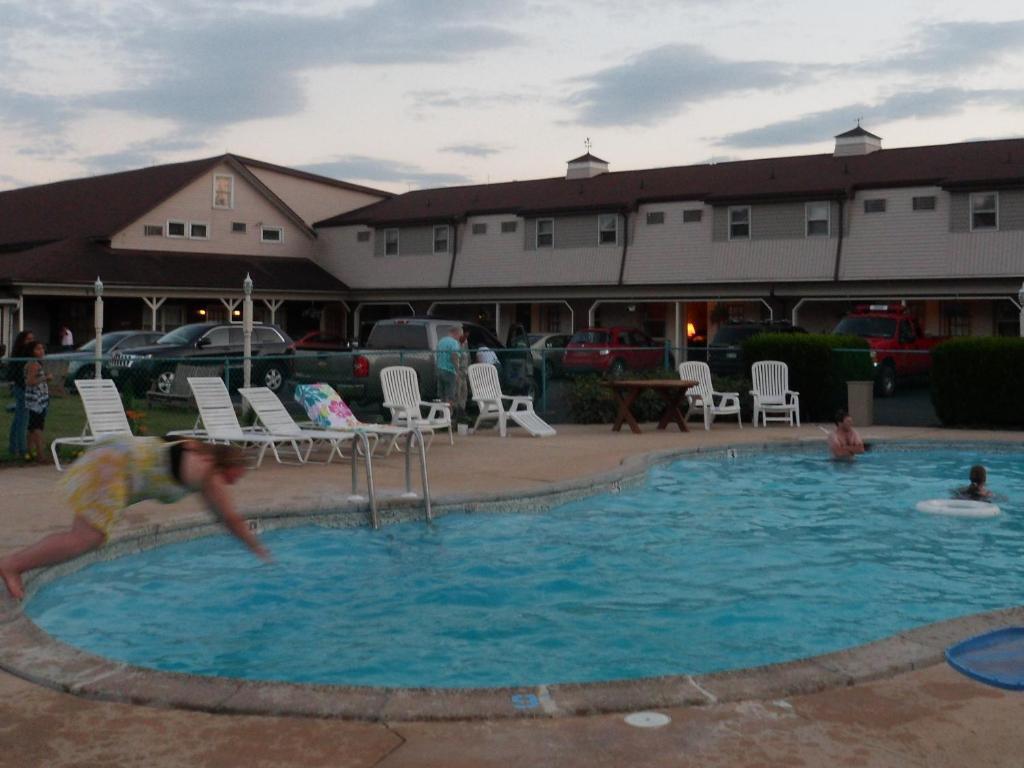 Cherry Lane Motor Inn Amish Country Ronks Exteriör bild