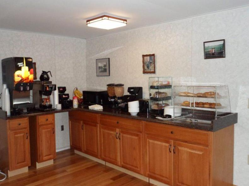 Cherry Lane Motor Inn Amish Country Ronks Exteriör bild