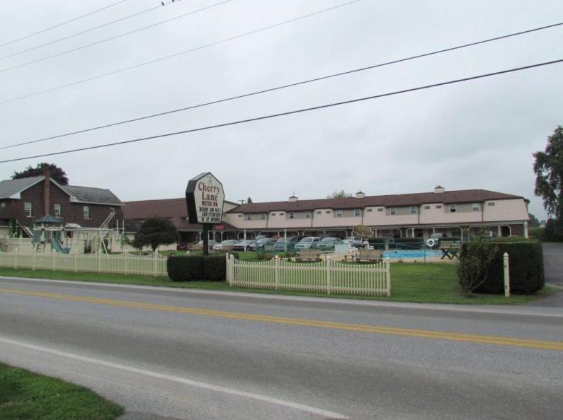 Cherry Lane Motor Inn Amish Country Ronks Exteriör bild