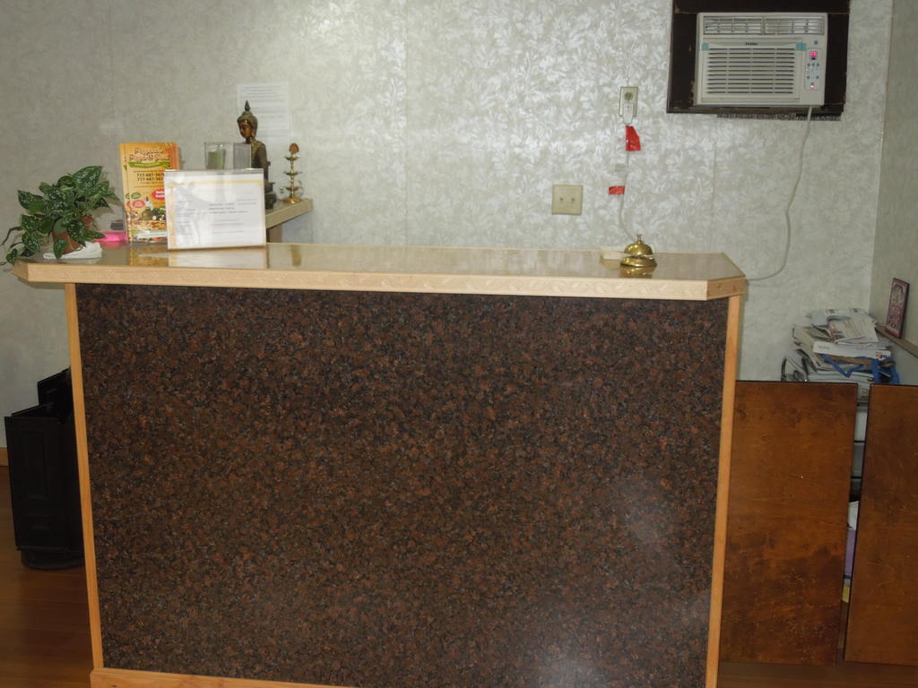 Cherry Lane Motor Inn Amish Country Ronks Exteriör bild